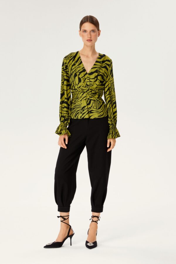 Blouse imprimé vert et noir – Image 3