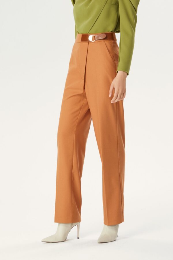 Pantalon à plis camel – Image 3